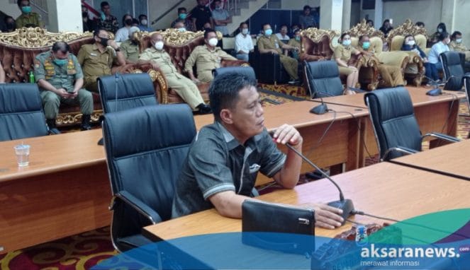 Pembahasan APBD 2021 Nyaris Ricuh, Revani Sampai Banting Mic Untuk Bela Hak Rakyat