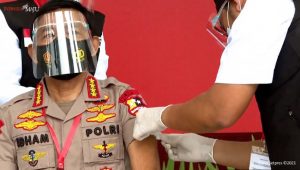 Panglima TNI dan Kapolri Jalani Vaksinasi