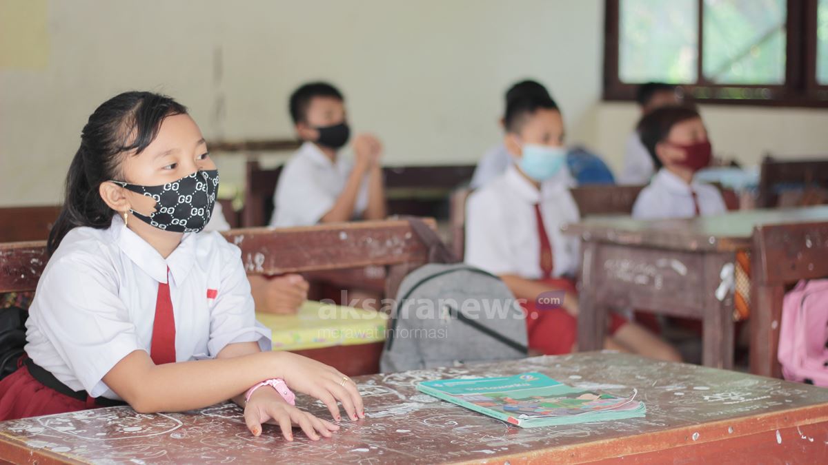 Siswa belajar tatap muka