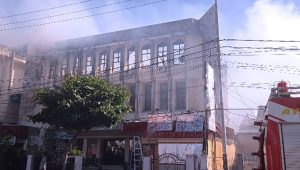 Balai wartawan yang dikelola PWI Sulut terbakar