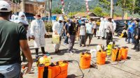 Bupati Sam Sachrul Mamonto pimpin penyemprotan disinfektan di wilayah Modayag