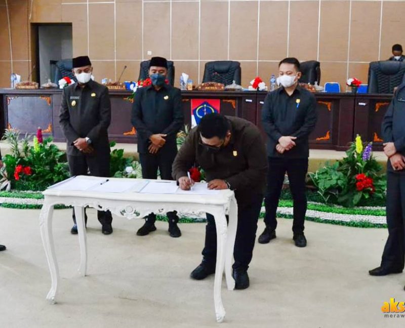 Capai kuorum, DPRD Boltim tetapkan Ranperda perubahan APBD 2021