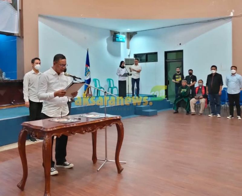 Oskar Manoppo lantik pejabat fungsional di malam tahun baru