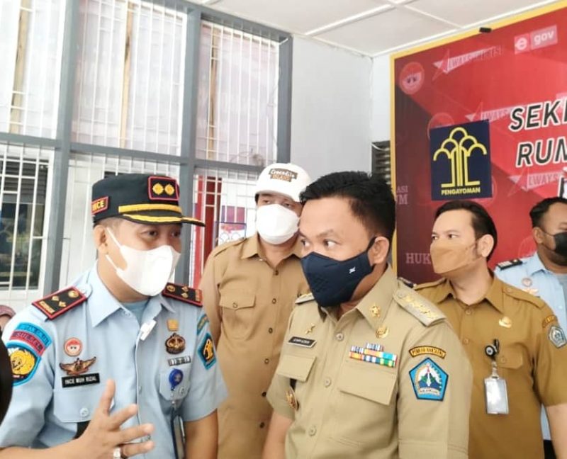 Warga binaan rutan kelas ll B Bantaeng ikuti vaksinasi Covid-19 jenis Booster