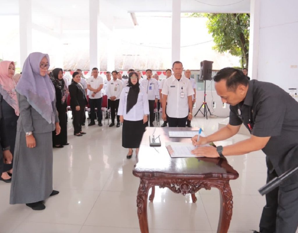 Sekda Sofyan Mokoginta lantik 56 pejabat Pemkot Kotamobagu, berikut nama-namanya