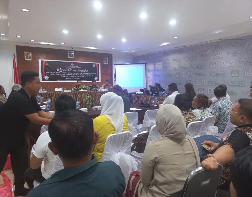 KPU Mitra Plenokan Rekapitulasi DPS tingkat Kabupaten