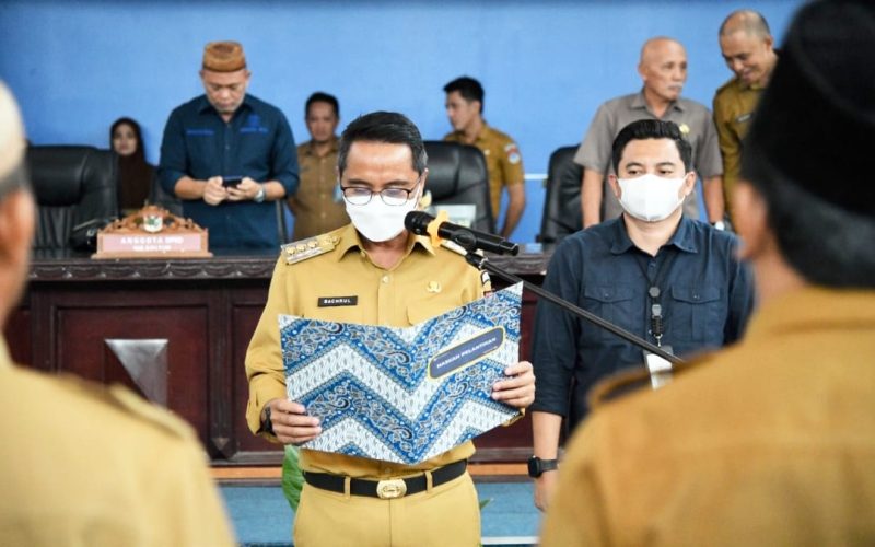 Bupati Boltim ganti Kabag Hukum dan Kabag Ortal, dua Penjabat Sangadi jadi Sekcam