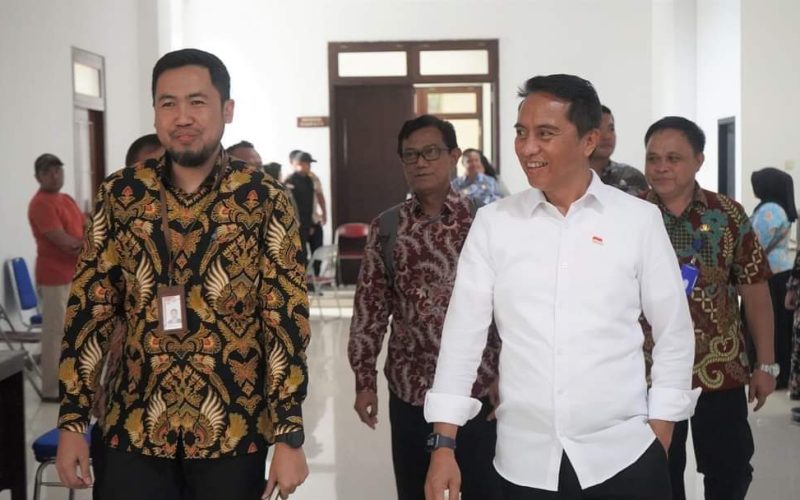Ketika “Tuyul” Mewawancarai “Dedemit”