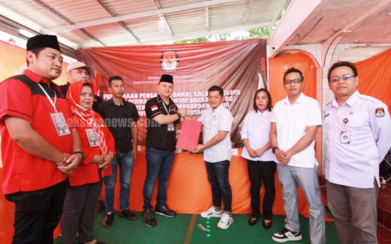PDIP Boltim daftarkan 20 Bakal Calon Anggota DPRD