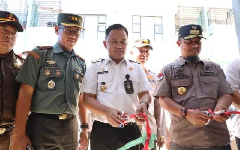 Gubernur Sulsel Andi Sudirman Sulaiman Resmikan Arsinum Desa Bonto Jai di Kabupaten Bantaeng