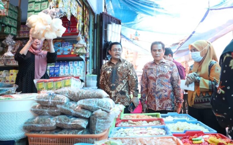 Penjabat Bupati Bantaeng sidak Pasar, harga pangan relatif stabil