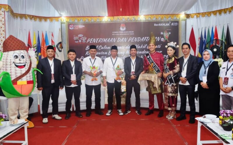 Hari ketiga pendaftaran, KPU Boltim terima pendaftaran Paslon Sam Sachrul Mamonto dan Rusmin Mokoagow
