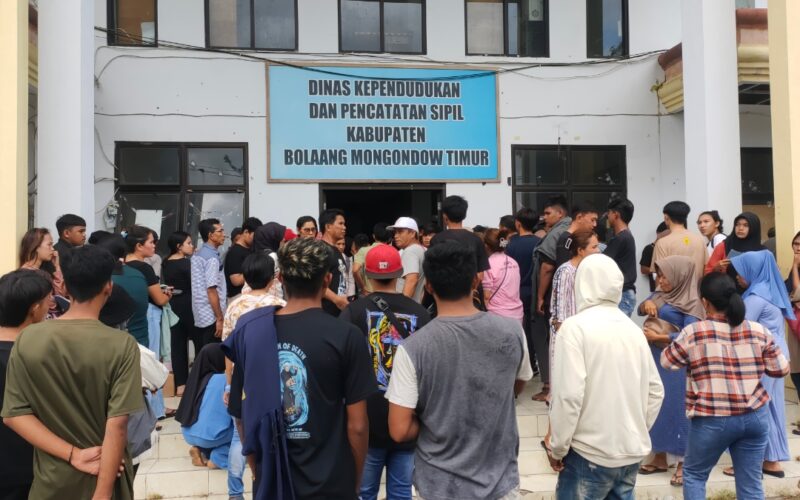 Mesin cetak rusak, Dinas Dukcapil Boltim kejar penerbitan Biodata Pengganti KTP