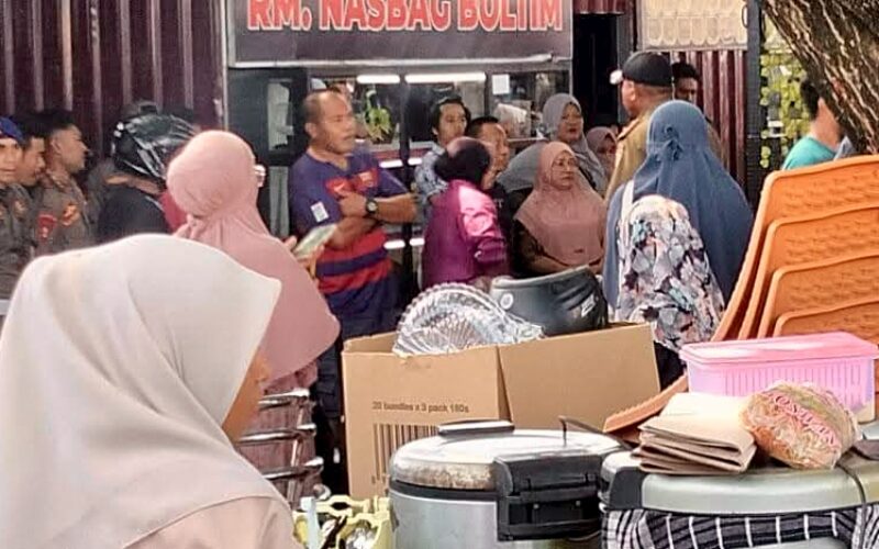 Tangis pedagang kecil di Tidore, diusir paksa Satpol PP diduga atas perintah Walikota Muhammad Sinen
