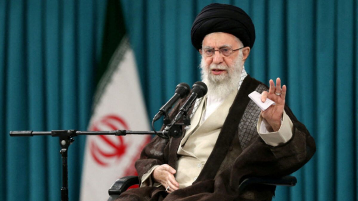 Ayatollah Ali Khamenei tolak seruan Donald Trump untuk menyerah