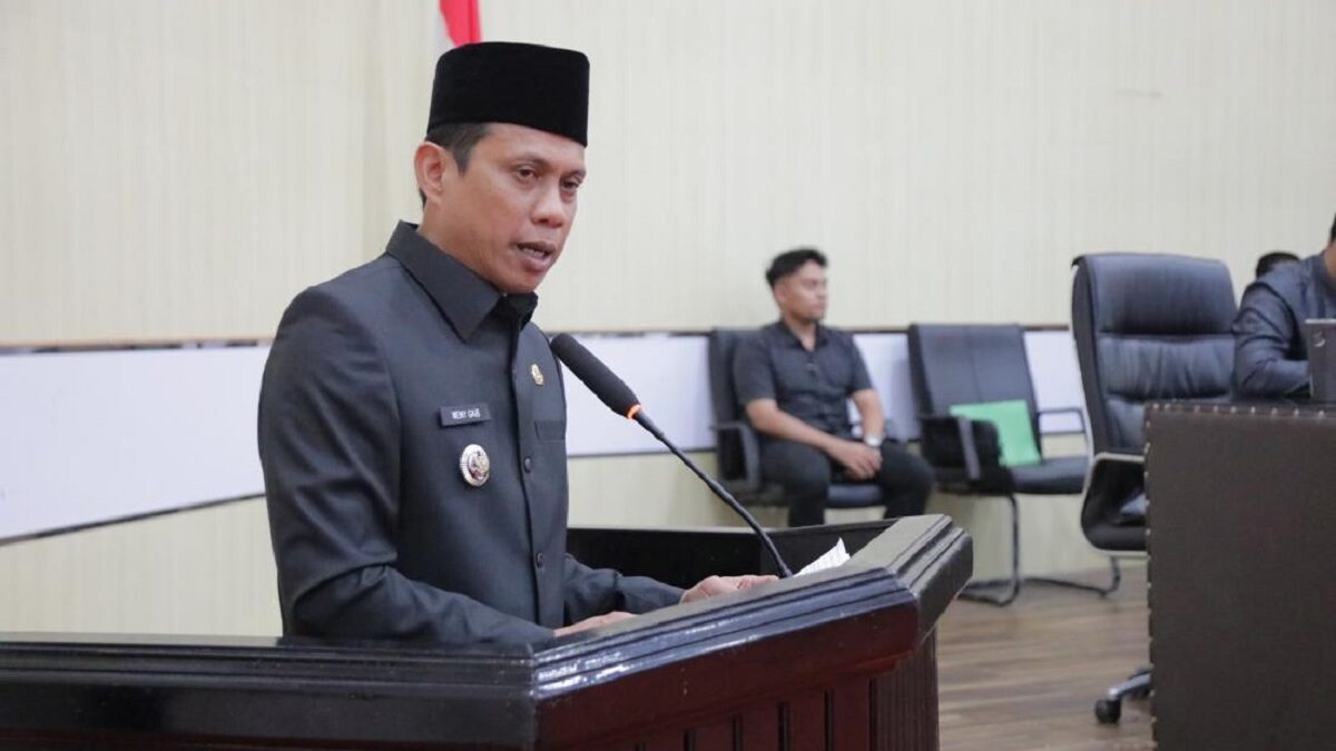 Hadiri Rapat Paripurna DPRD, Wali Kota Weny Gaib Tegaskan Komitmen Pembangunan Daerah