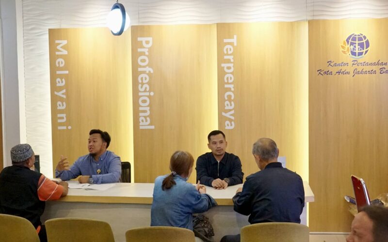 Cerita Masyarakat Manfaatkan Layanan Pertanahan di Hari Libur Nataru