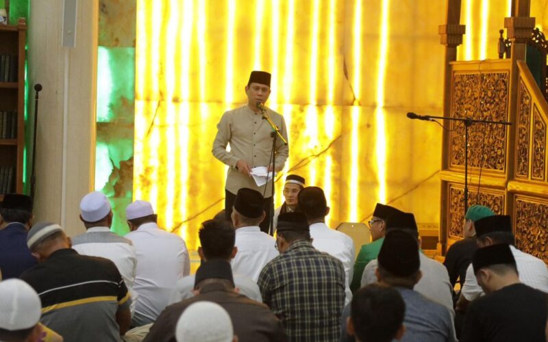 Tarawih Perdana, Wali Kota Ajak Perkuat Ukhuwah Islamiyah