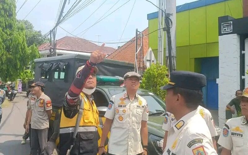 Kabel Wi-Fi Bahayakan Keselamatan Warga Pemalang