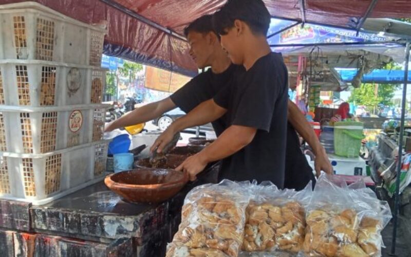 Usaha Jualan Tahu Gejrot di Pemalang Beromset Fantastis