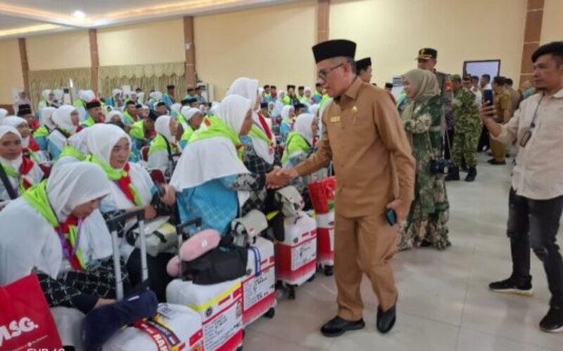 Lepas Jamaah Calon Haji, begini harapan Sekda Bantaeng Abdul Wahab