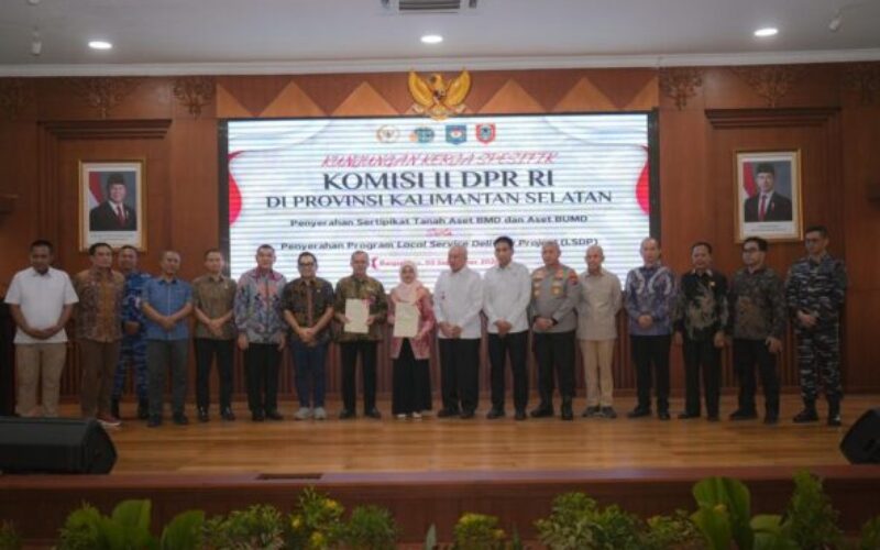 ATR/BPN Serahkan 829 Sertipikat Aset Pemda Kalsel