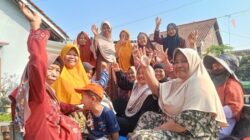 Seorang Calon Kades di Pemalang Dapat Bantuan Patungan Dana Dari Emak -emak